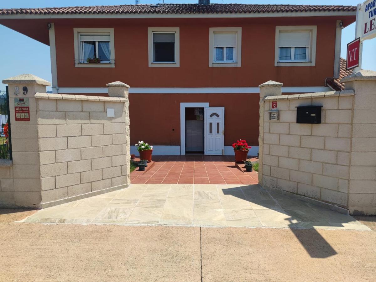 Apartamentos Turisticos Lemos O Pedrouzo Eksteriør billede