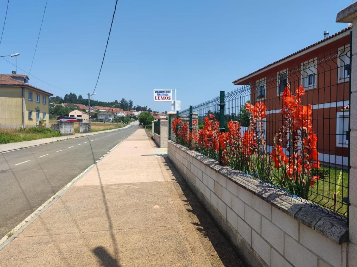 Apartamentos Turisticos Lemos O Pedrouzo Eksteriør billede