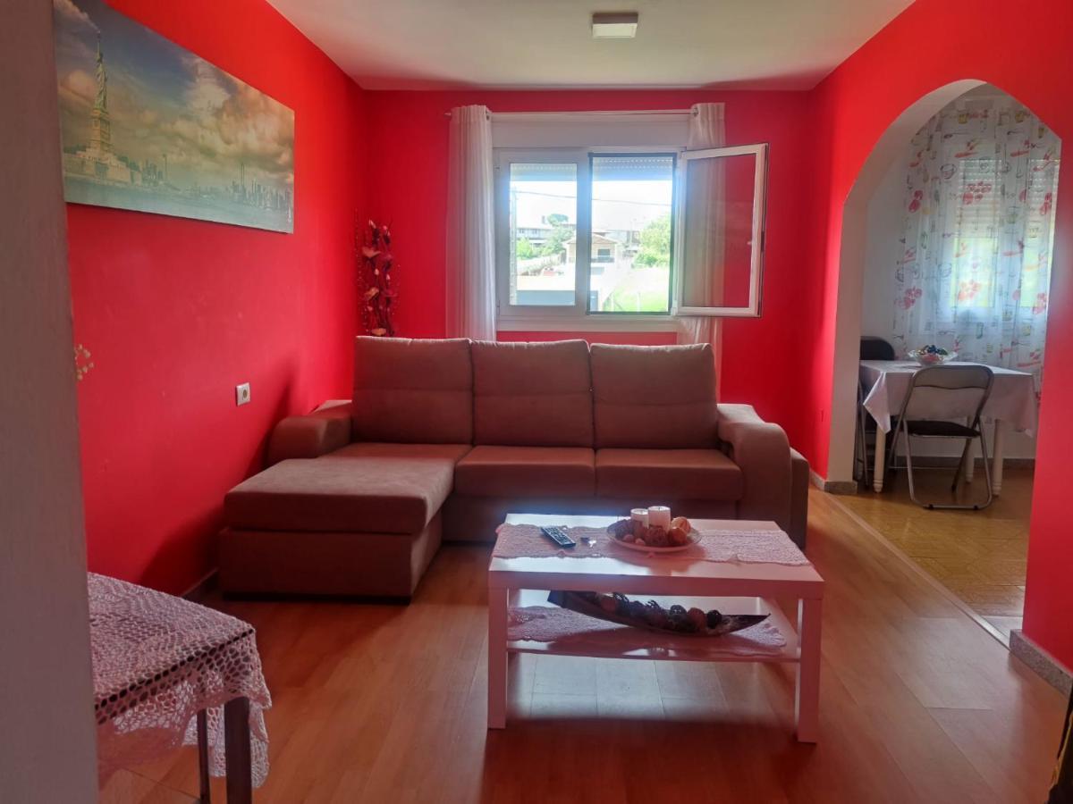 Apartamentos Turisticos Lemos O Pedrouzo Eksteriør billede